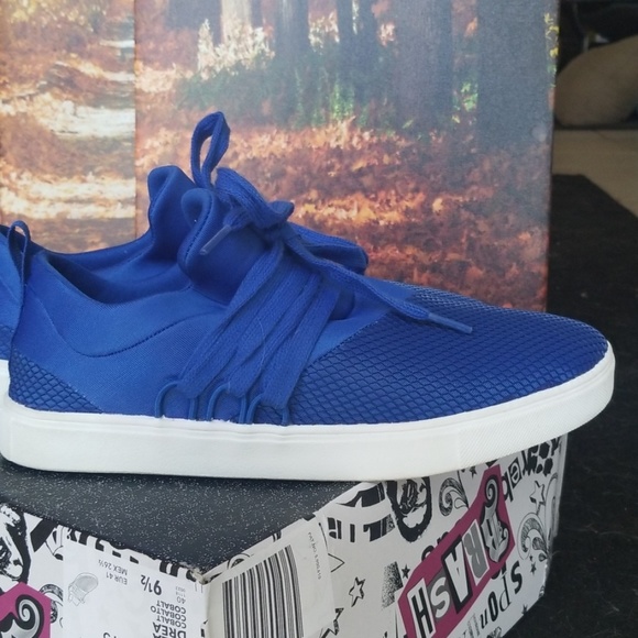 royal blue tennis shoes womens